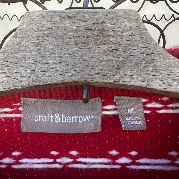Croft & Borrow Fair Isle Frog Toggle Red Snowflake Winter Christmas Cardigan MED - Picture 5 of 7